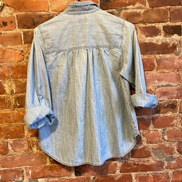 J Crew Button Up Shirt, Size 0, Chambray - Picture 4 of 4